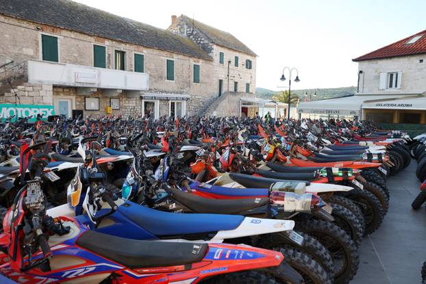 Primošten: Motociklisti?ka manifestacija Krka Enduro Raid privukla više od 500 natjecatelja iz cijele Europe 
