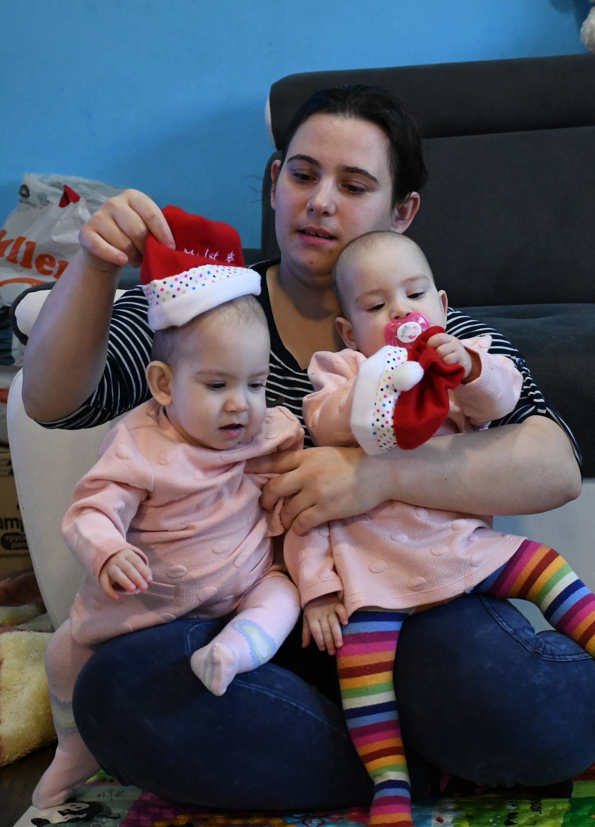 Prvi Božić sijamskih blizanki: 'Presretni smo, a one su super'