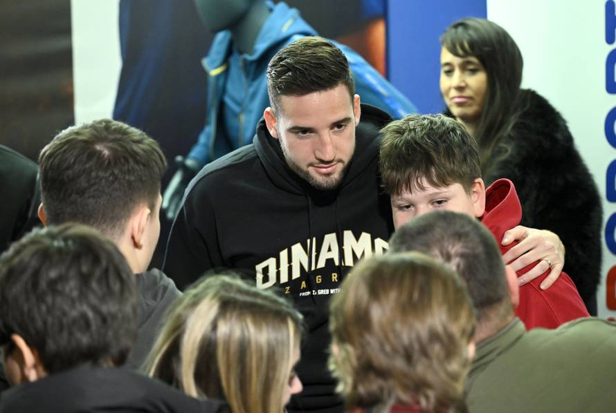 Zagreb: Igraci Dinama na druzenju s navijacima