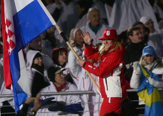 ARHIVA - Otvorene Igre u Torinu, hrvatsku zastavu po treći put nosila Janica Kostelić