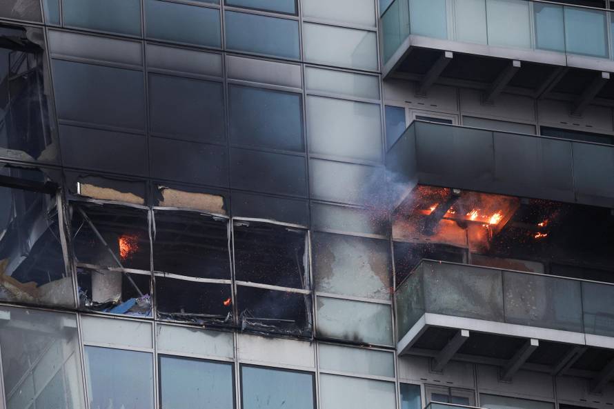 Evakuirali neboder, buktinju u Londonu gasi 125 vatrogasaca