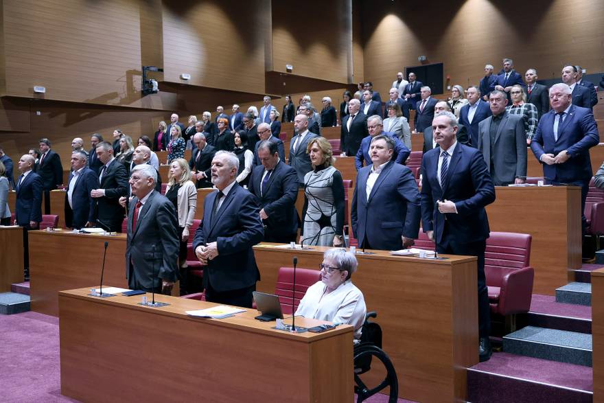 Nikad vi&scaron;e love: HDZ, SDP i ostali &cacute;e dobiti 13 mil. eura! Evo za&scaron;to im pla&cacute;amo sve vi&scaron;e novca