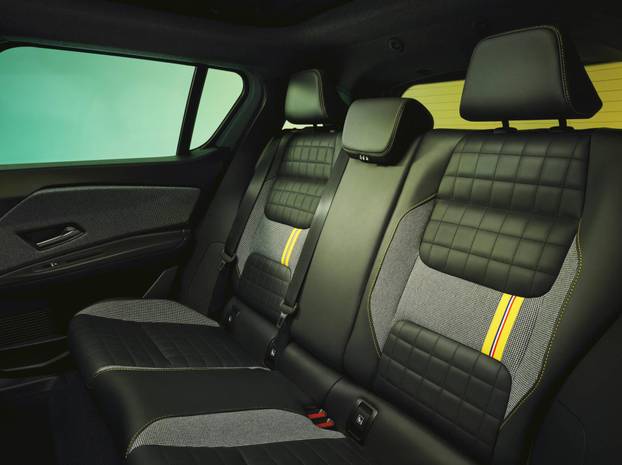 RENAULT 4 E-TECH ELECTRIC (B1317)