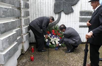 'Pravaši poštuju mrtve i nisu oskvrnuli spomenik u Veljunu' 