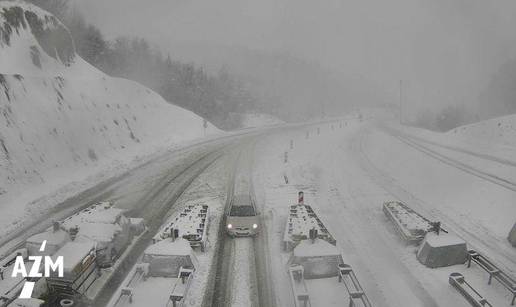 Pogledajte fotografije s kamera HAK-a, snijeg pada i u Zagrebu