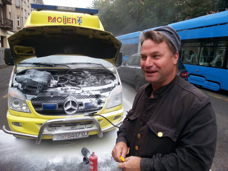 Heroj ulice! Dimnjačar Mladen ugasio zapaljeni kombi Hitne