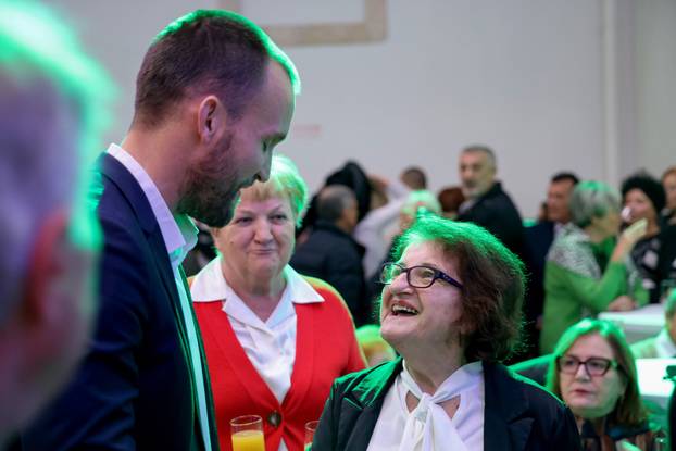 U Zadru održan Bal umirovljenika, zaplesao i ministar Šime Erlić