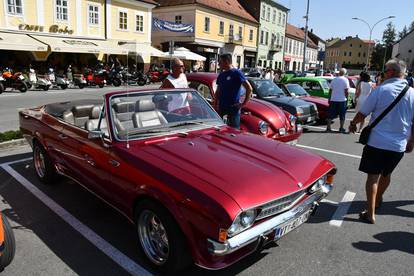 FOTO Oldtimer susret u Požegi