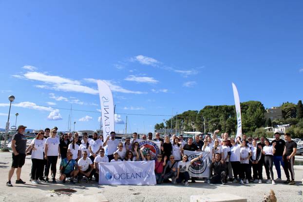 FOTO Pogledajte što su ronioci izvukli iz mora na eko akciji u Splitu: Sve je puno smeća...