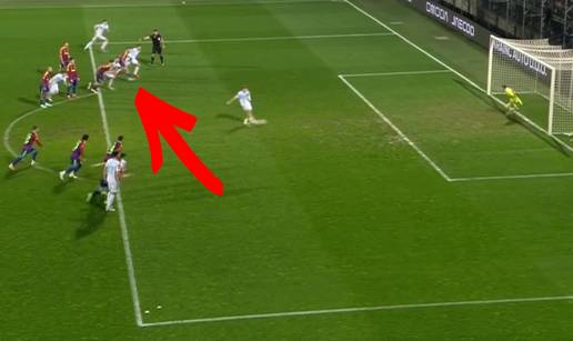 VIDEO &Scaron;to rade ovi igra&ccaron;i dok Fruk izvodi penal? Evo za&scaron;to ga Patrik Kolari&cacute; ipak nije ponovio