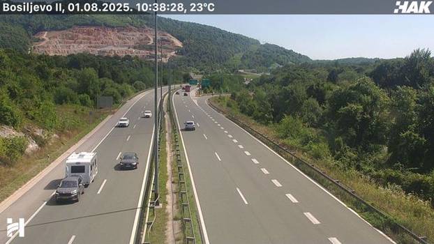 FOTO Kreće udarni vikend, kod Lučkog se zagužvalo: Kolone su prema moru, vozi se usporeno