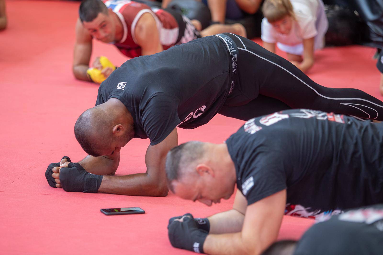 Alistair Overeem posjetio dubrovačke borkinje i borce i odradio zajednički trening