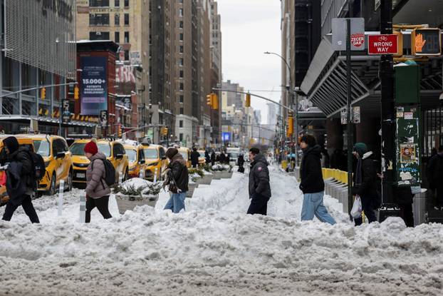Major winter storm spreads across a large swath of the United States