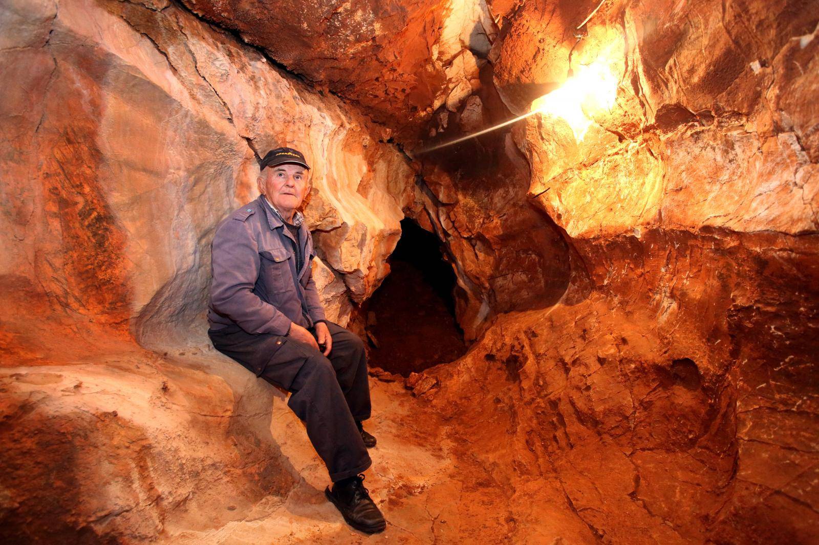 Petar kopa već 30 godina: 'Pod kućom imam špilju i tunele'