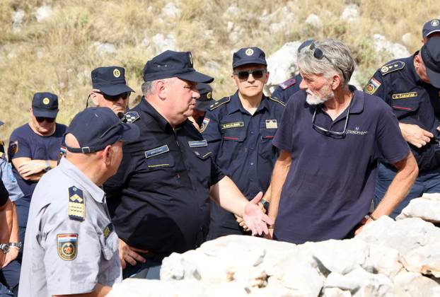 Šibenik:Na Kornatima obilježena 19. godišnjica tragedije u kojoj je poginulo 12 vatrogasaca