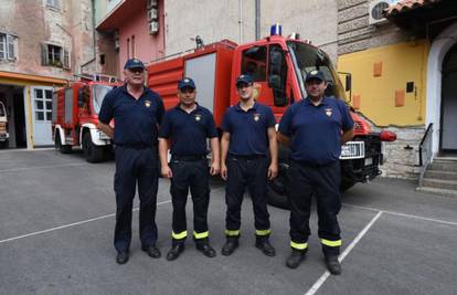 Drama u Puli: Kupače su zbog valova morali izvući vatrogasci