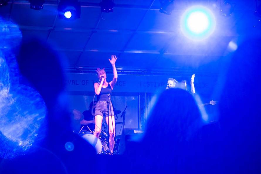 Elemental na Bundeku: Tražili su publiku da ostane sjediti, ali na kraju su svi bili na nogama