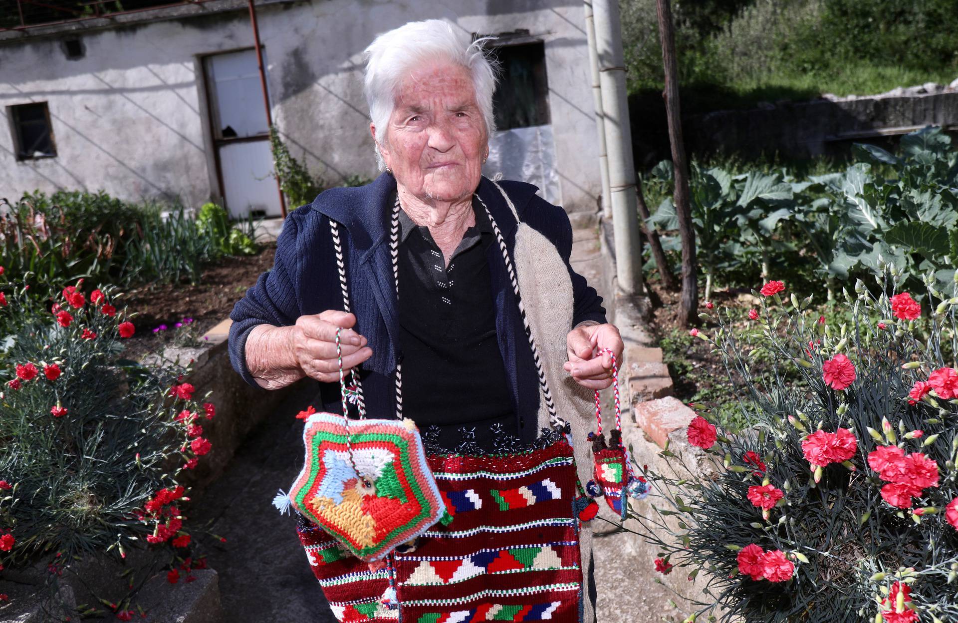 Bake Ivula (95): 'Ostala sam siroče, preživjela tifus. Sad sam jedina koja zna tajnu zobnice'