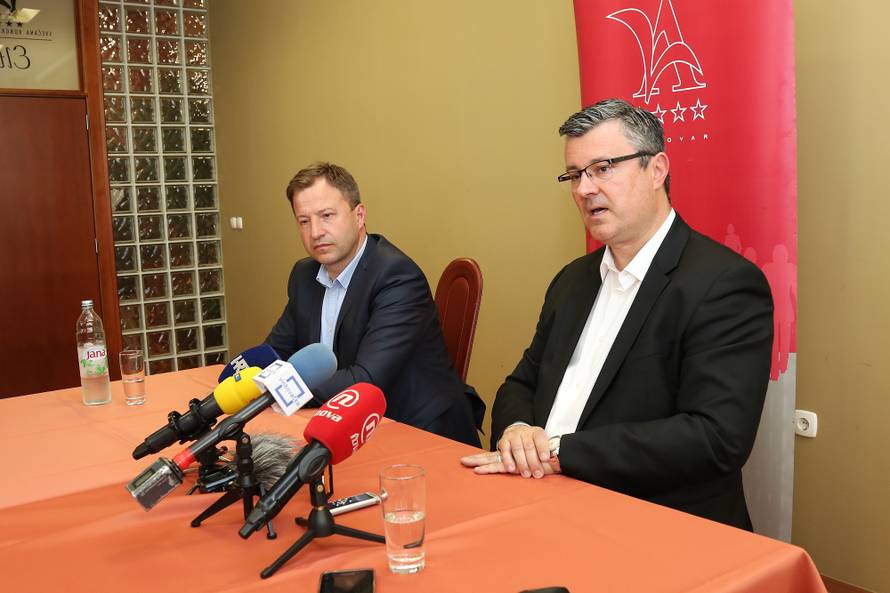 Tim: Ne vraćam se u politiku. Most je uz mene bio do kraja