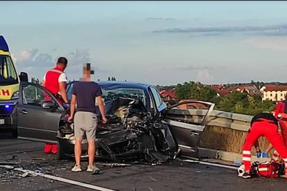 S 2.2 promila frontalno se zabila u Opel. Njoj ništa, a putnica iz njenog vozila teško ozlijeđena