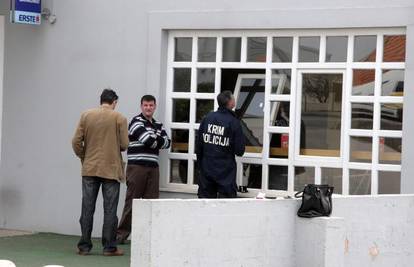 Zadar: Razbojnici provalili u bankomat Erste banke