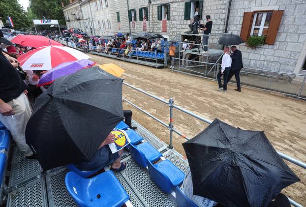 Sinj: Pljusak pred 310. Sinjsku alku