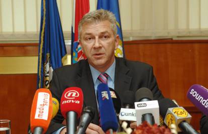 Ministru Ostojiću će savjetnici biti i smijenjeni Grbić i Tigar