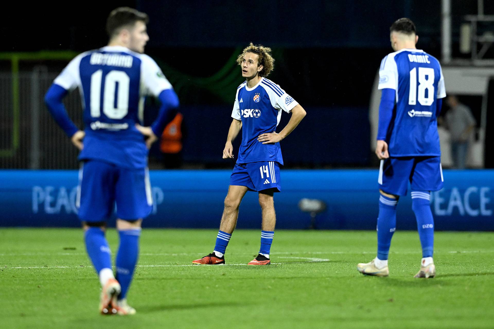 Zagreb: Tuga igrača GNK Dinamo nakon izgubljene utakmice protiv FC Viktoria Plzen