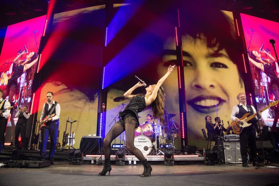 FOTO Severina napunila Gripe: Na velikom koncertu punom emocija uživala u svom Splitu