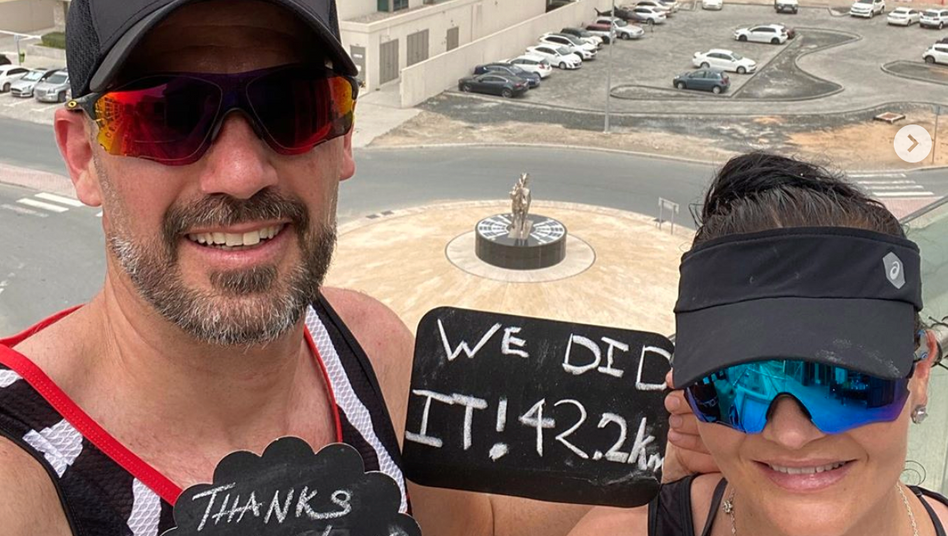 Dubai: Par istrčao maraton na svojem balkonu dugom 20 m