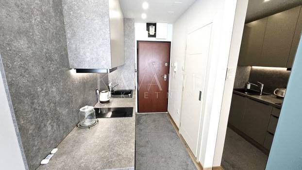 FOTO Čim uđete u ovaj stan - u kuhinji ste! Pogledajte za koliko prodaju ovih 23m2 u Zagrebu...