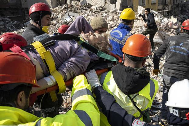 A woman rescued under rubble 178 hours after 7.7 Kahramanmaras Earthquake