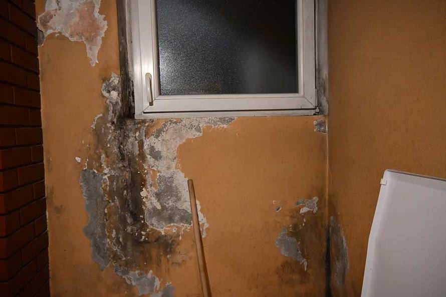 FOTO Poplava pogodila okolicu Ploča: 'Htio sam otići na WC pa sam iz kreveta završio u vodi'