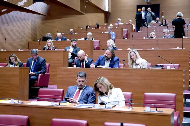 Zagreb: Premijer Andrej Plenković podnosi izvješće o radu Vlade