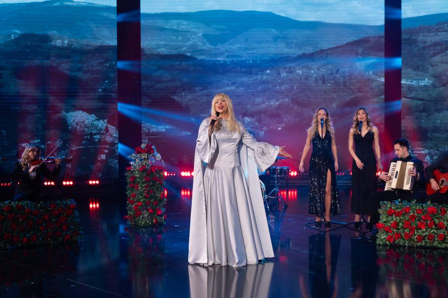 Alen Bičević kao Hanka Paldum otvorio finale showa 'Tvoje lice zvuči poznato': 'Ovo je za tatu!'