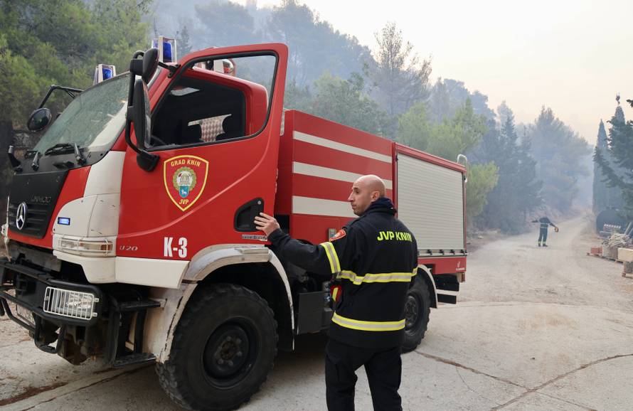 Požar kod Milne i dalje nije pod kontrolom