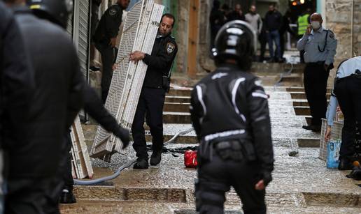 Palestinac usred svetišta u Jeruzalemu ubio čovjeka i ranio još trojicu, policija ga ubila