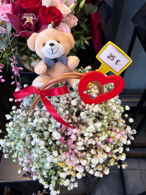 FOTO Od 4 eura do 'bankrota': Pogledajte cvijeće i bukete koji će se kupovati za Valentinovo