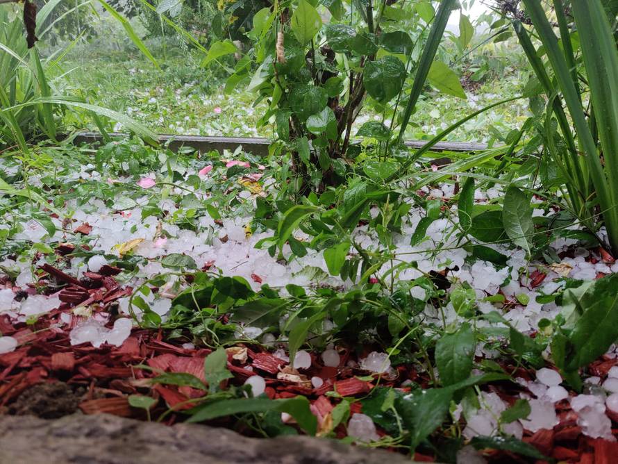 VIDEO Nevrijeme poharalo Zagorje: Tuča razbijala krovove i aute, padao led veličine oraha