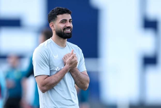 Zagreb: Zagrijavanje igra&ccaron;a uo&ccaron;i po&ccaron;etka utakmice 32. kola SuperSport HNL-a izme&dstrok;u Dinama i Rijeke