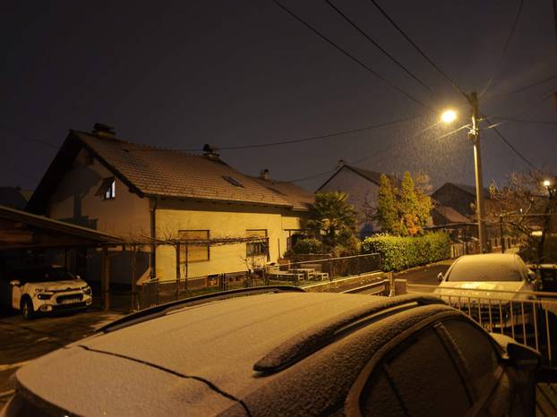 FOTO  Snijeg pada u Zagrebu, A1 zatvorili kod Sv. Roka zbog sudara. Ovako izgledaju ceste