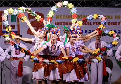 FOTO Folklorne grupe iz cijelog svijeta zaplesale u Podstrani