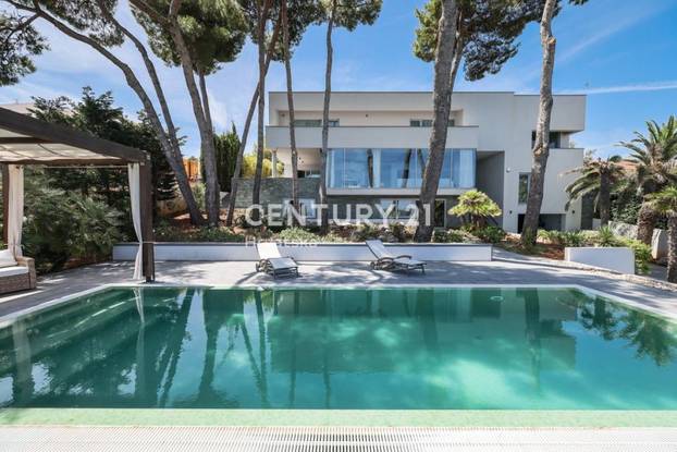 FOTO Vila na Dugom otoku je prvi red do mora i ima bazen! Pogodite za koliko se prodaje