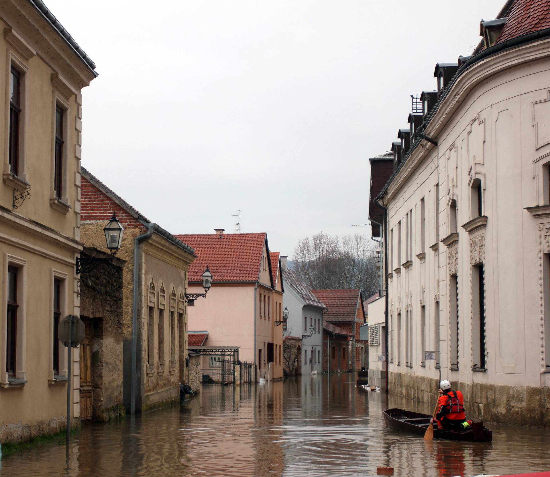 'Kuća se počela rušiti. Zaletio sam se i skočio s prvog kata...'