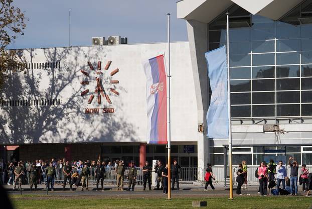 Novi Sad utihnuo na 16 minuta za sve poginule u nesreći u padu nadstrešnice