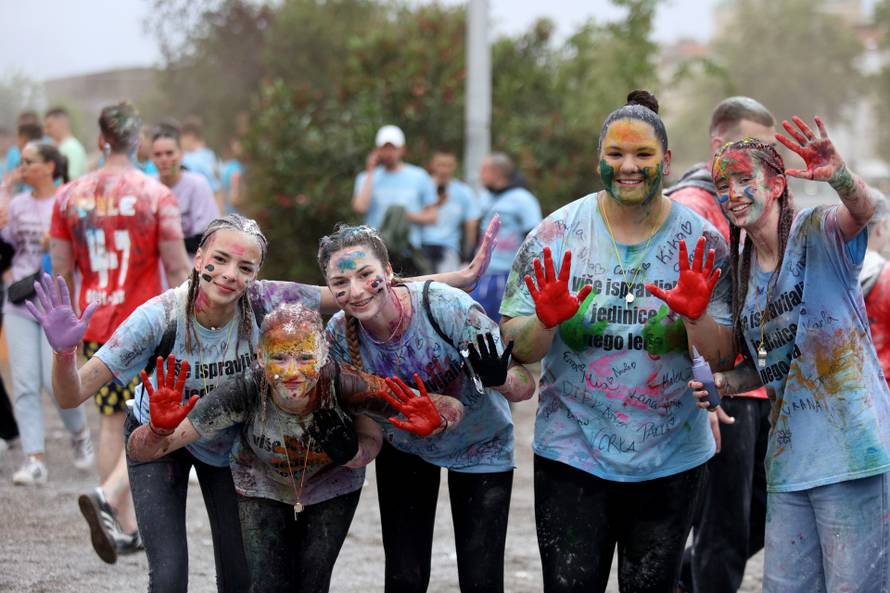 Rijeka: Maturanti srednjih škola širom grada slave kraj srednjoškolskog obrazovanja