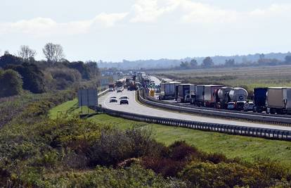 Sve zbog radova! Na A4 između čvorova Popovec i Zagreb kolona duga pet kilometara