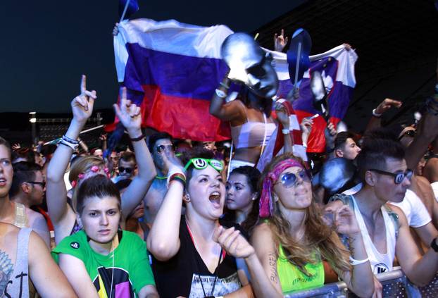 Split: Okupljanje posjetitelja drugog dana ULTRA Europe festivala 2014
