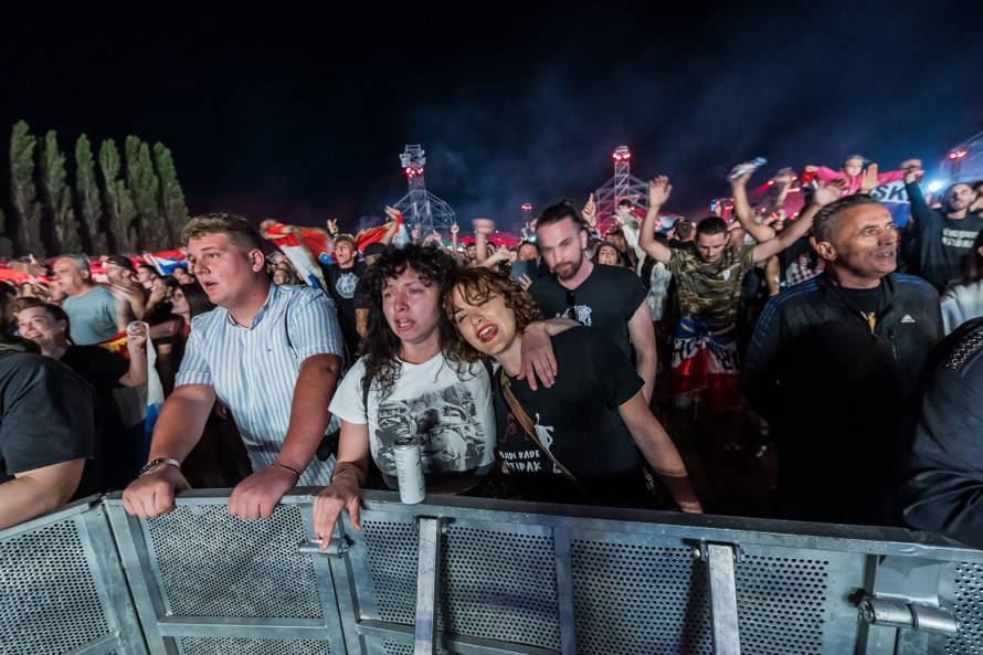 Obožavatelji na velikom koncertu Marka Perkovića Thompsona u Sinju