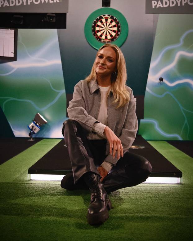 FOTO Napravila gaf uživo koji je obišao Europu. Atraktivna TV voditeljica ljubi Kovačeva šefa